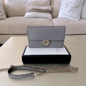 GUCCI
Interlocking G Wallet on Chain